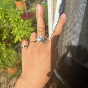 Elegant Silver Ring with Sparkling Stone